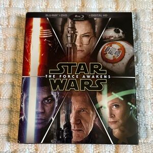 Disney Star Wars Episode VII: The Force Awakens Blu-ray + DVD + Bonus Features